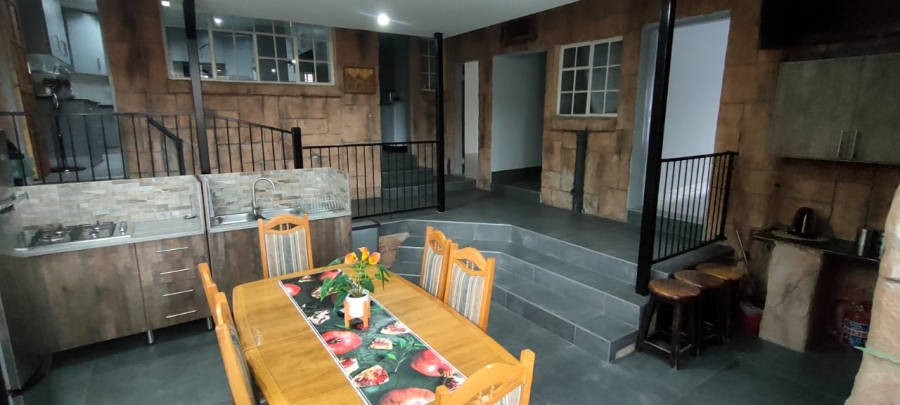 5 Bedroom Property for Sale in Geelhoutpark North West